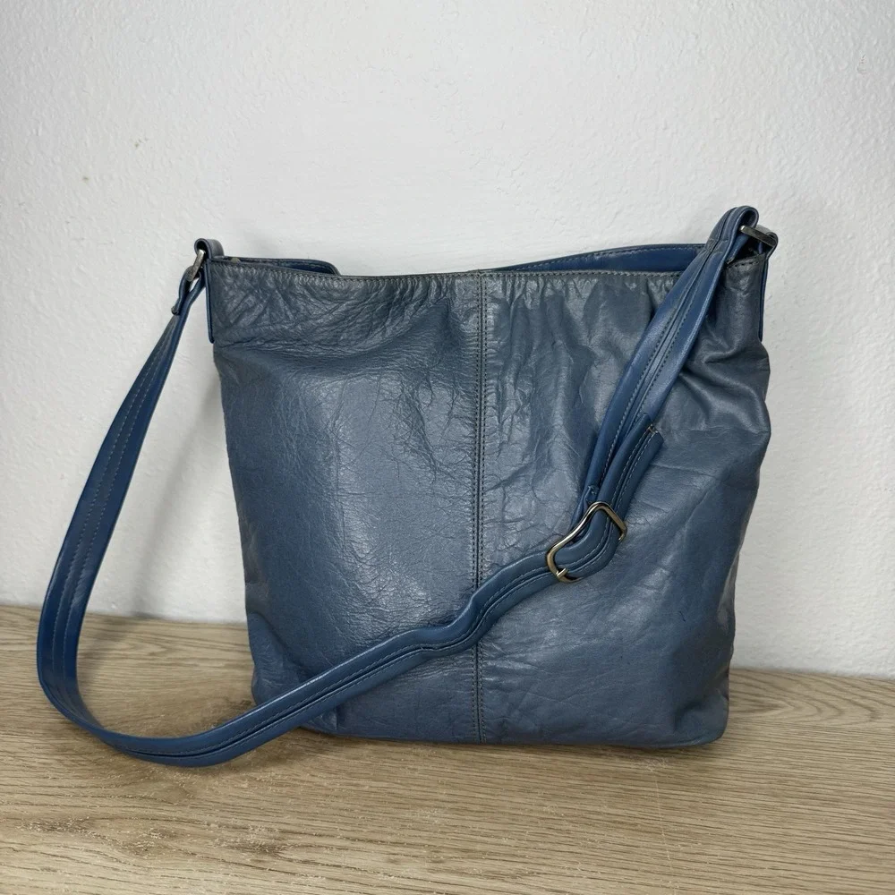 Liz Claiborne Blue Leather Bucket‎ Bag Shoulder Bag Vintage 90s Y2K Purse